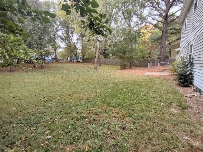 Building Photo - Move-in ready Home located in the Walnut C...