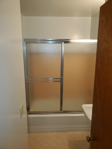 Building Photo - 864 Arbor Rd