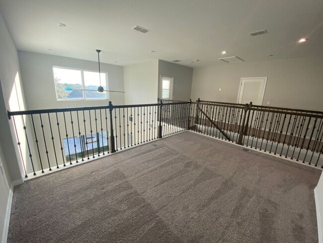 Building Photo - 3 Bedroom 3.5 Bath Home in Winter Park for...