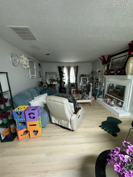 Building Photo - 5788 Sheldon Ct