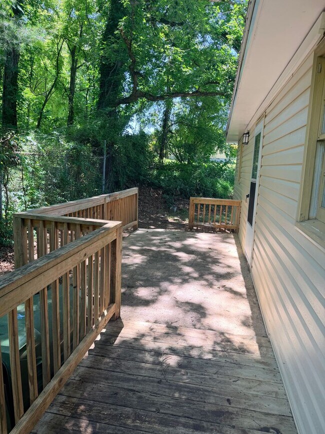 Building Photo - 5 Bedroom, 2.5 Bathroom house, Super convenient location! Arden