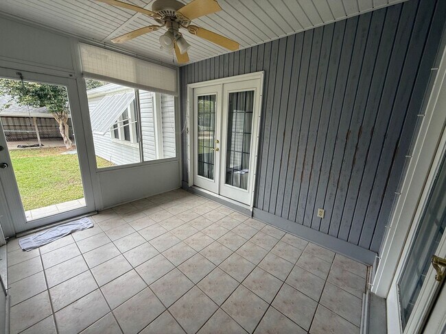 Building Photo - Pensacola - East Hill - 4 bedrooms, 3 bathroom - Mother in Law suite