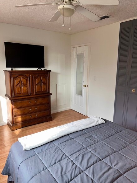 Master Bedroom - 8403 Glen Echo