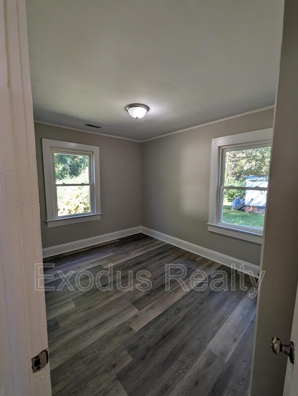 Building Photo - 507 Midland Ave
