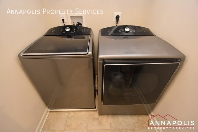 Building Photo - 227 Treyburn Wy