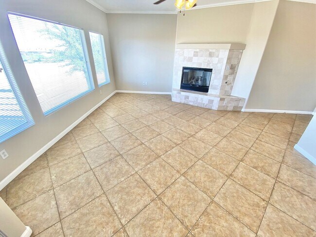 Building Photo - Gorgeous Summerlin 2 Bedroom, 2 Bathroom C...