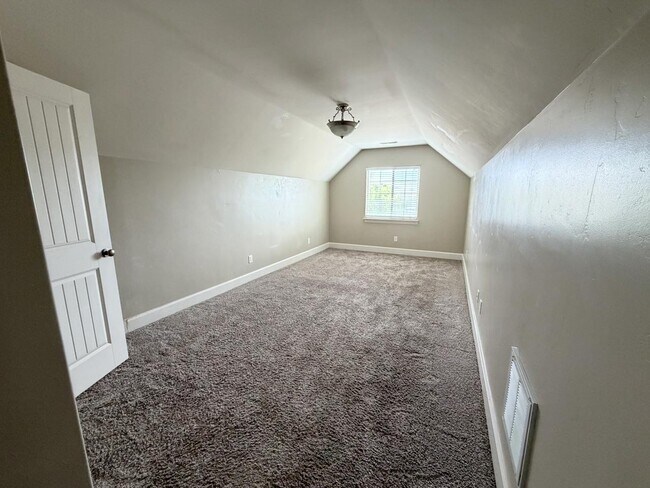 Building Photo - 783 Meadow Side Dr