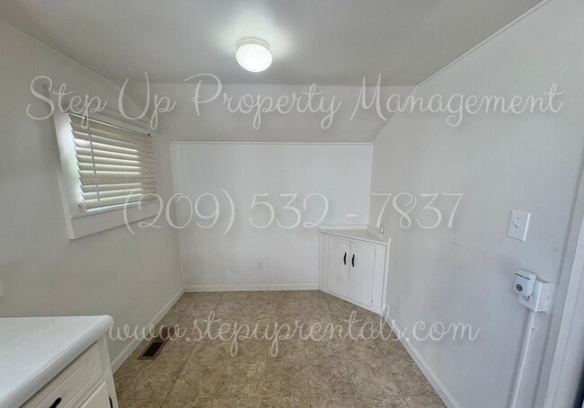 Building Photo - Charming 3-Bedroom Home in Tuolumne, CA – ...