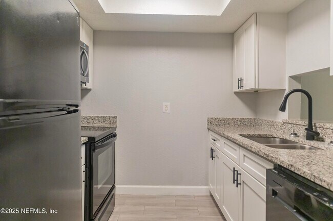 Building Photo - 3900 Mission Dr