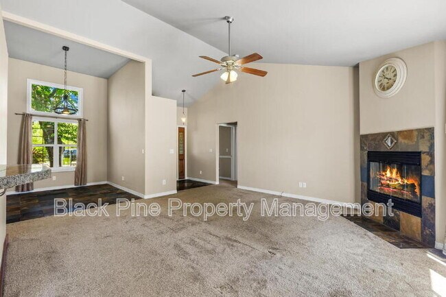 Building Photo - 541 S Canvasback Way