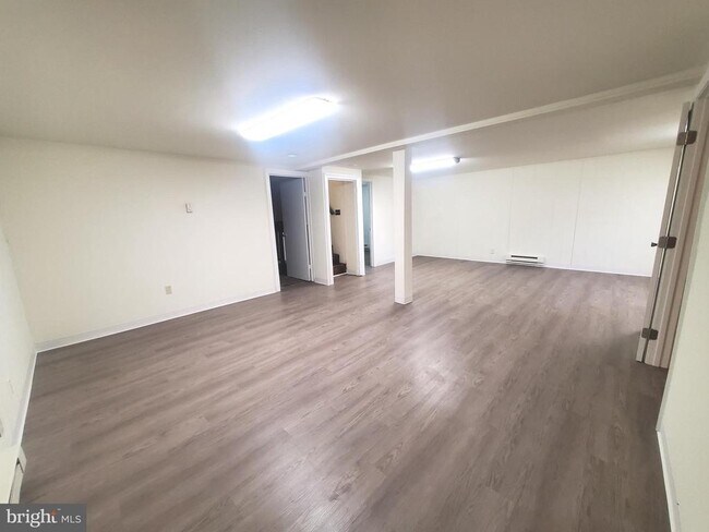 Building Photo - 161 Cooper Rd