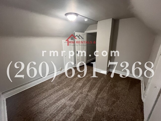 Building Photo - 439 E Taber St