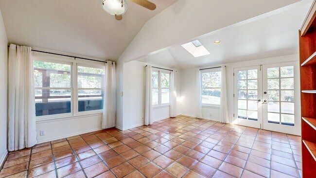 Building Photo - 7470 Mirabel Rd