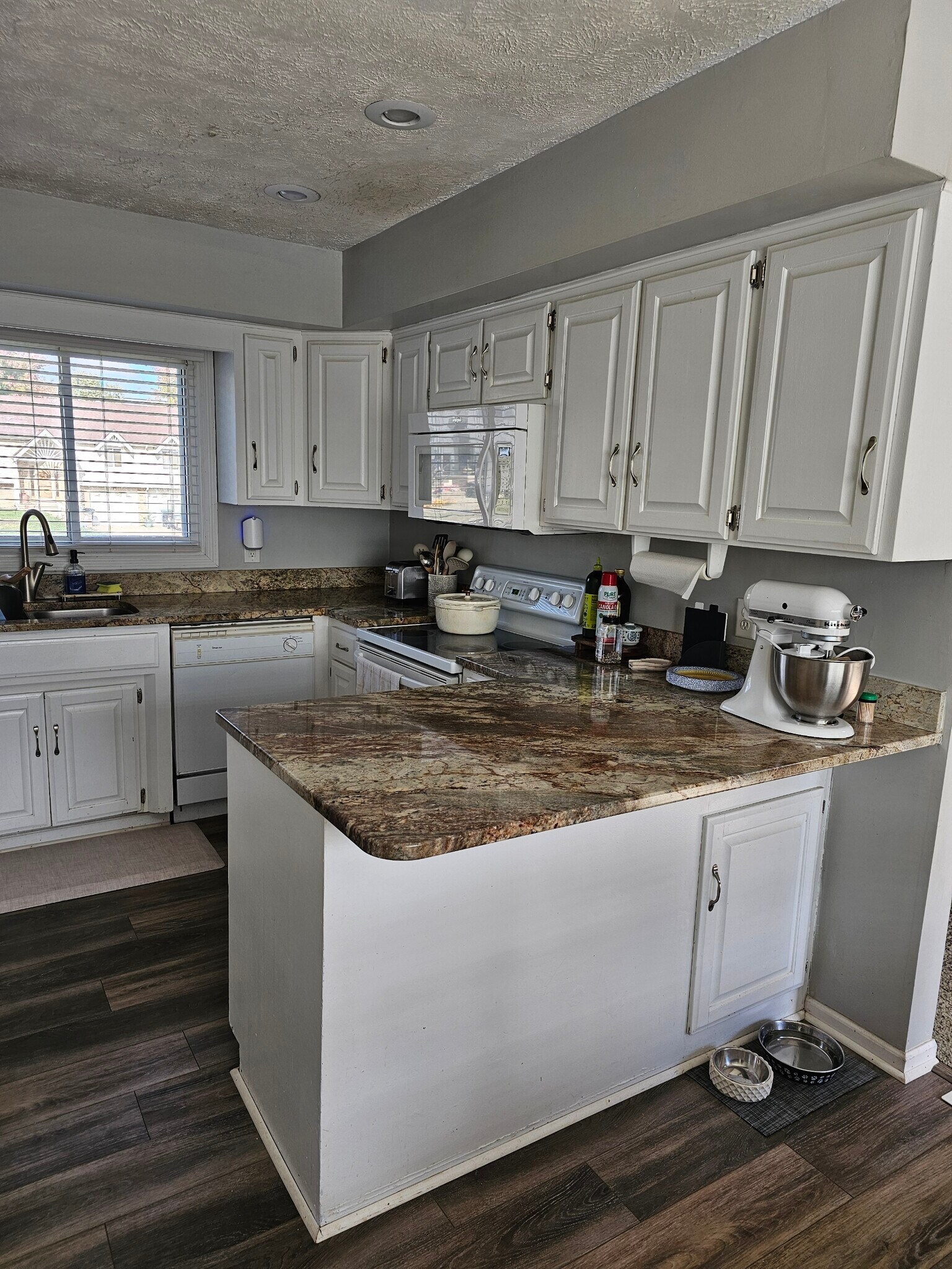 Building Photo - 14471 Spring Cir