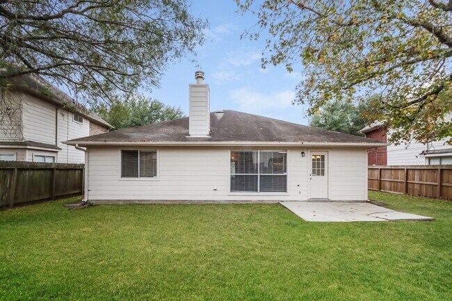 Building Photo - 16310 Great Forest Ct