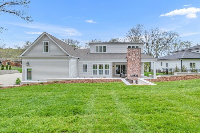 Building Photo - 824 Russleo Dr