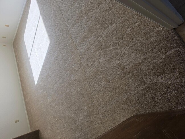 Building Photo - 1458 N Acacia Rd