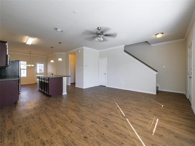 Building Photo - 5421 Dolores Pl