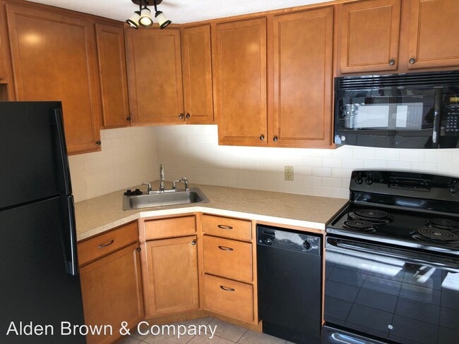 Building Photo - 727 Pearl St