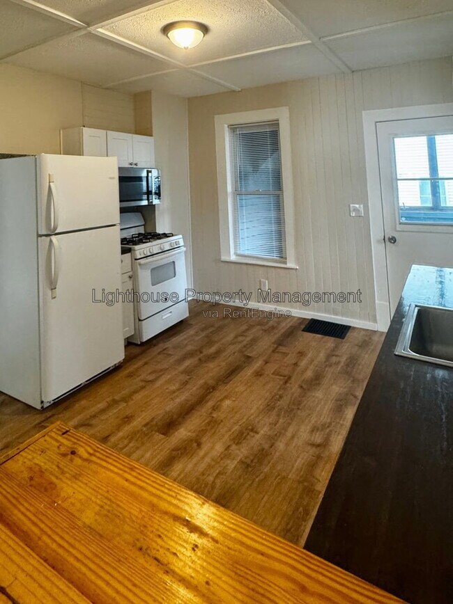 Building Photo - 2550 Crozier Ave