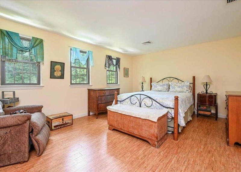 Building Photo - 33 West Rd