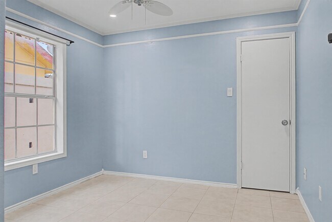 Building Photo - 10307 Dancer Dr