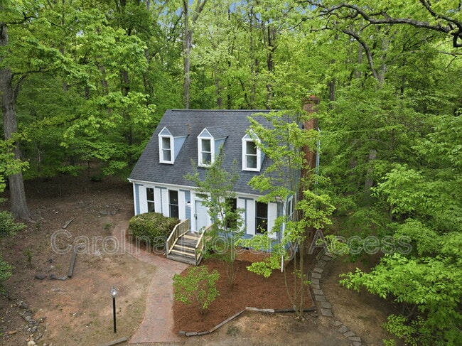 Building Photo - 102 Markham Dr