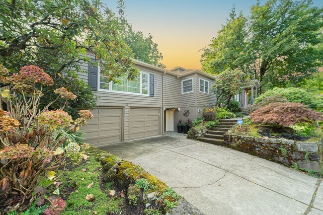 Building Photo - Charming and Well-Maintained Home in a Serene Neighborhood