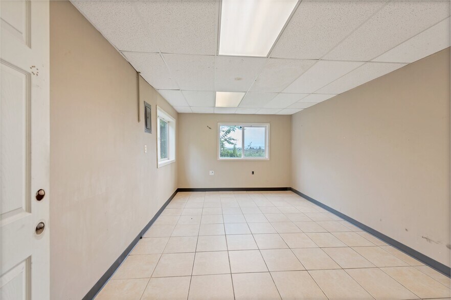 Building Photo - 5134 S 170th St