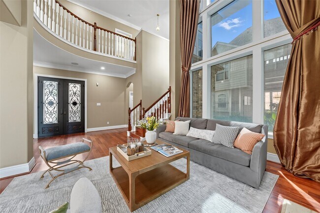 Building Photo - 5934 Stratford Gardens Dr