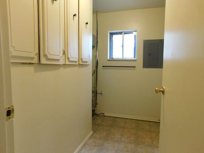 Building Photo - Country Living in Fruita