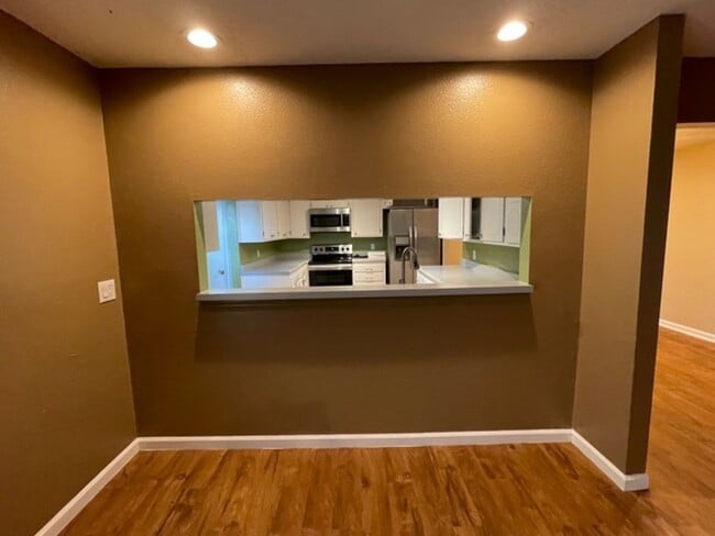 Building Photo - Cozy and Comfy 3 Bed! Mesa/Zia School Dist...