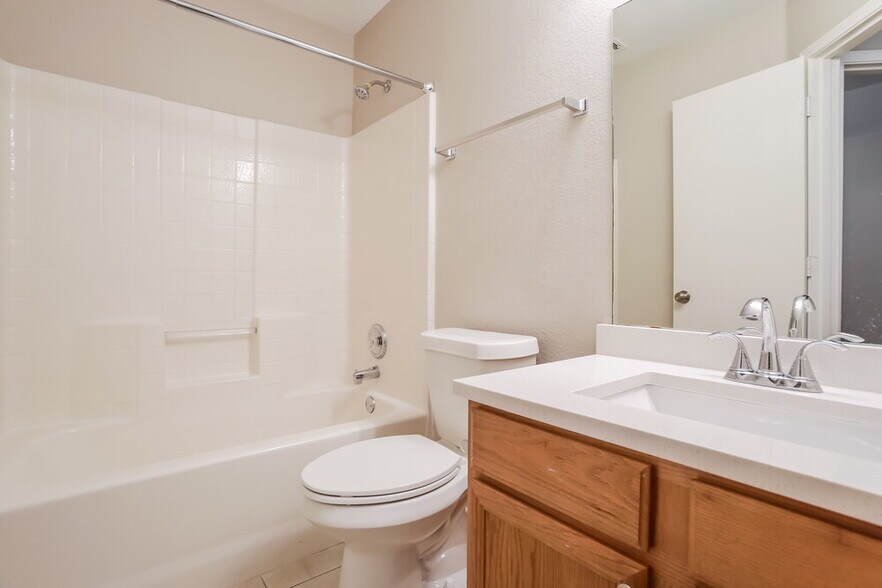 Building Photo - 2628 Fondren Rd