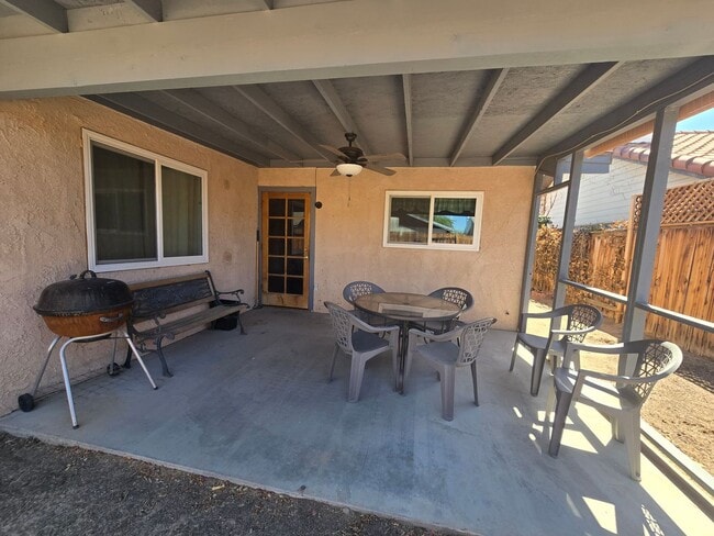 Building Photo - 930 Conejo Ave