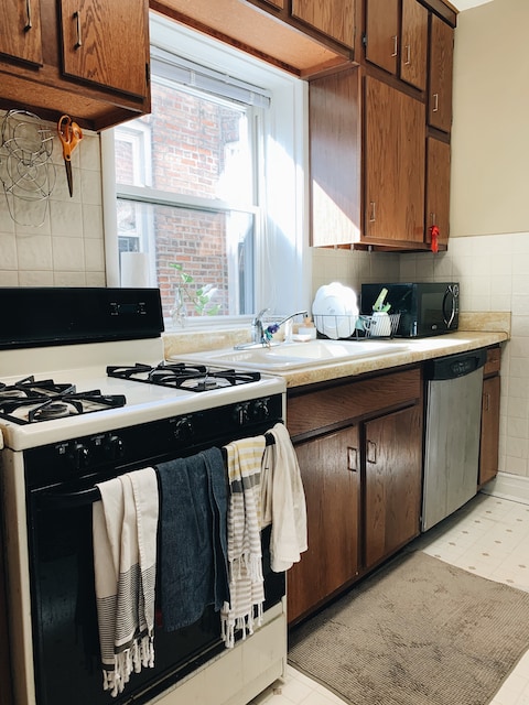 Building Photo - 1319 W Early Ave