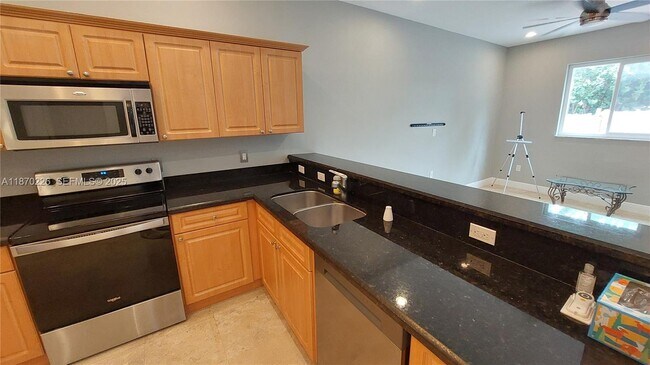 Building Photo - 1115 N 17th Ave