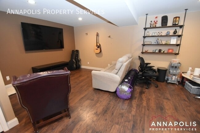 Building Photo - 403 Edgemere Dr