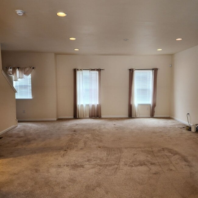 Building Photo - COMING SOON - RIVERCREST