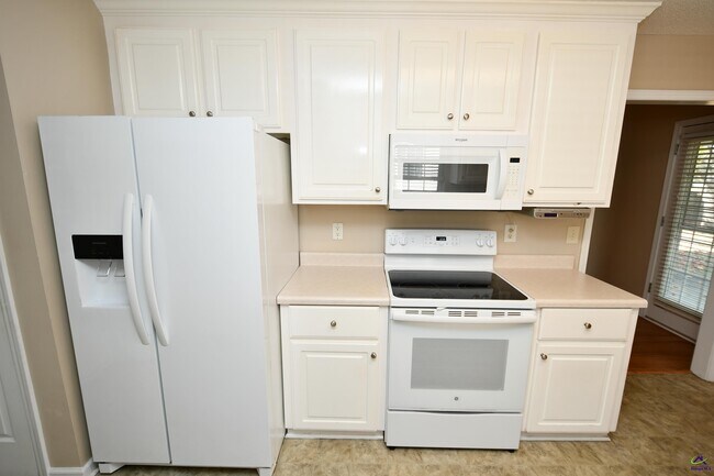 Building Photo - 107 Dorothy Ct