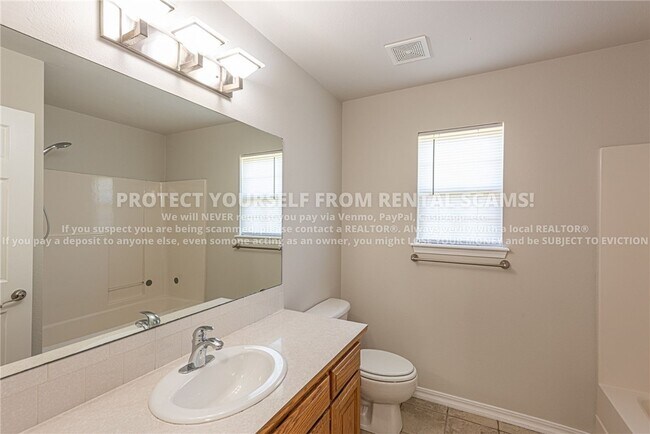 Building Photo - 3806 SW Hansom Loop