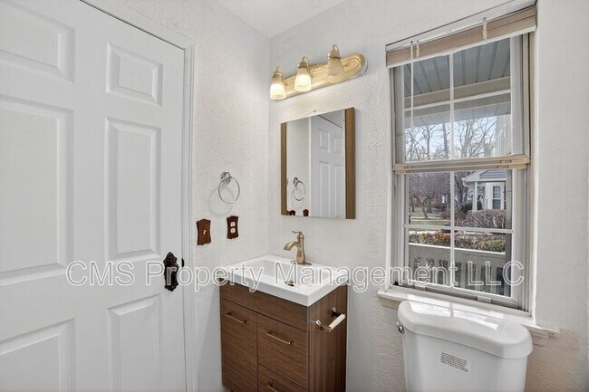 Building Photo - 1803 Poplar Ct