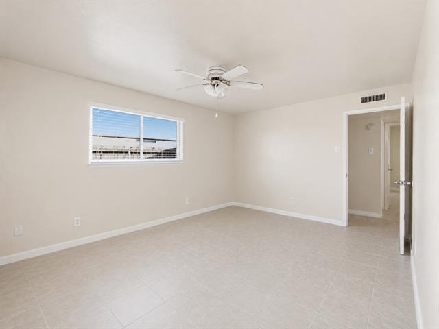 Building Photo - 1000 Windy Meadow Dr