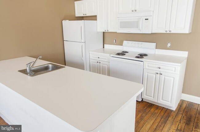 Primary Photo - 1222 Arch St