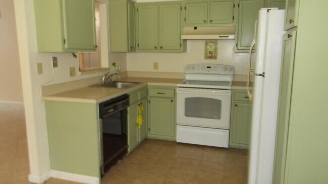 Building Photo - 4BR/2.5BA Home in Desirable Northridge Com...