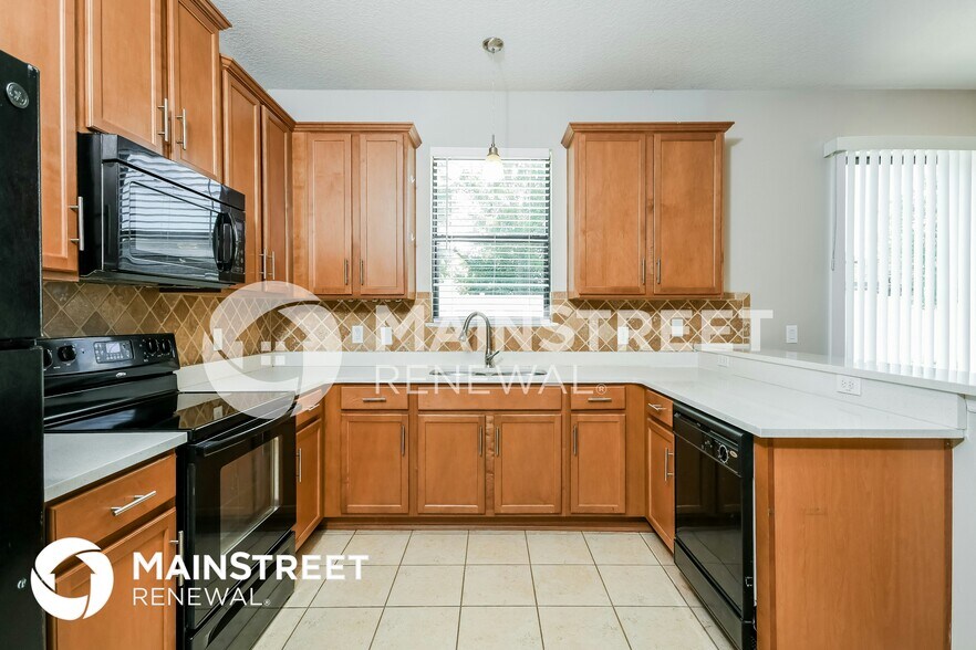 Building Photo - 4632 Doral Park Ave