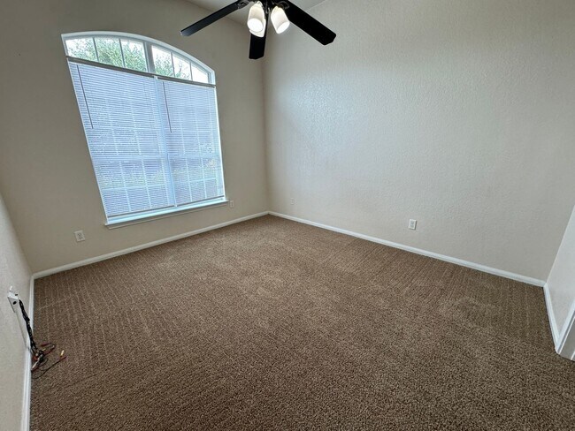 Building Photo - 3610 Fox Glove Ln