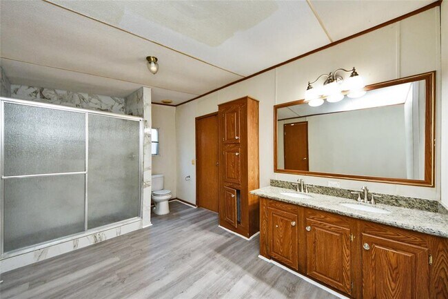 Building Photo - 18915 Sawmill Dr