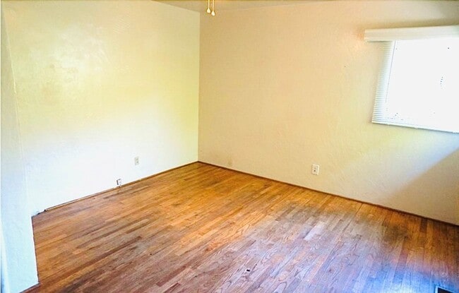 Building Photo - **Pre-Leasing for Summer 2026** Cute House located close to Chico State and Downtown Chico