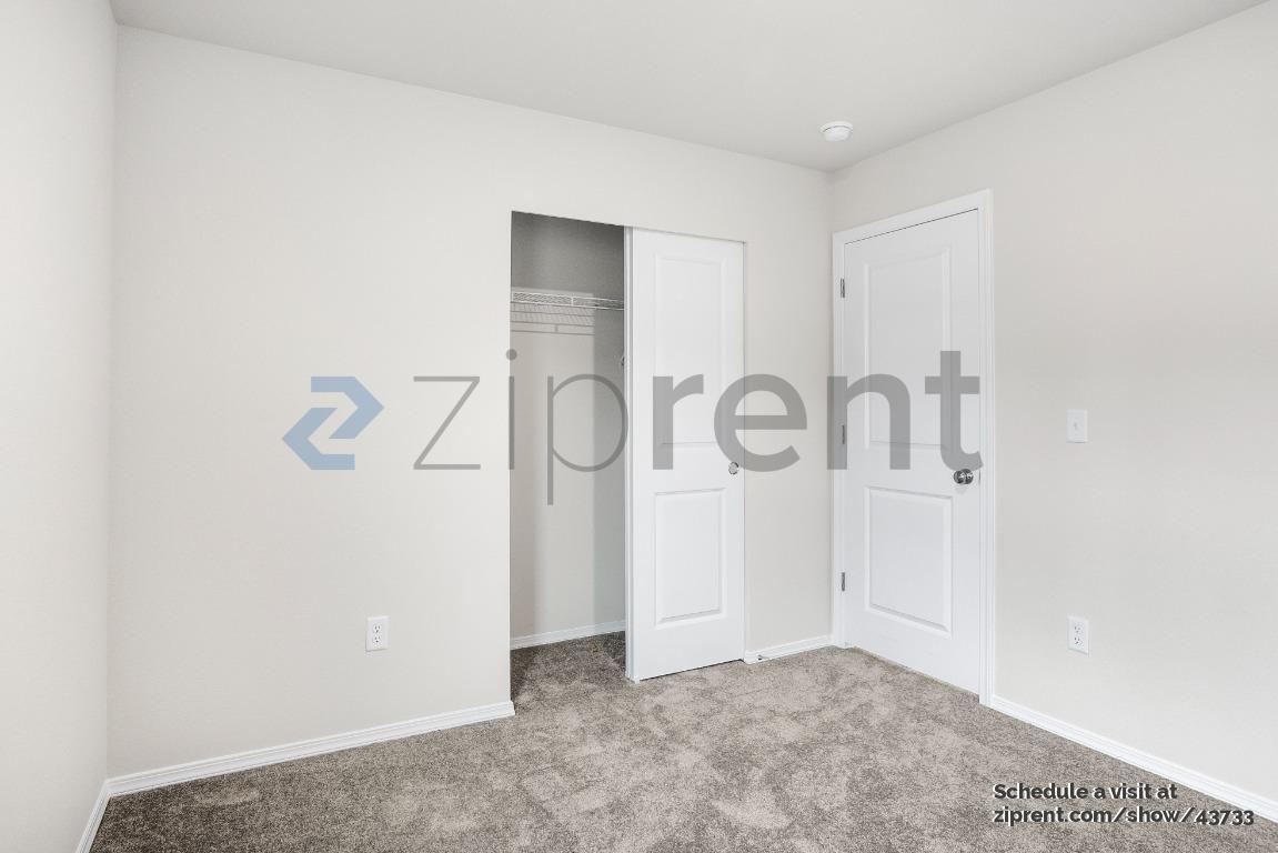 Building Photo - 13516-13193 193 St E
