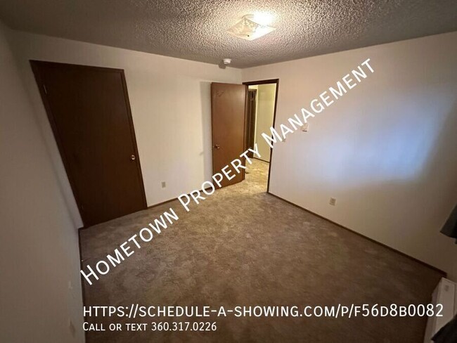 Building Photo - 2 Bedroom with W/S/G Included! Available NOW!